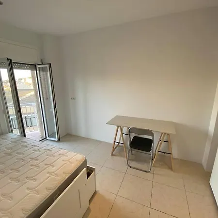 En Piso De 3 Habitaciones, Near Train Barcelona 2 * Manresa